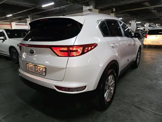 2016 Kia Sportage Standard, photo 5 of 10