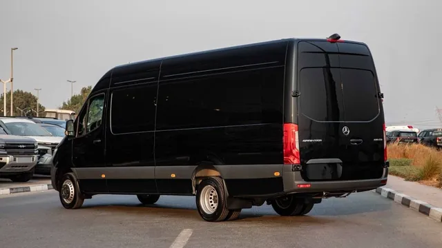 2026 Mercedes-Benz Sprinter 2.0 TD 4x2, photo 3 of 10