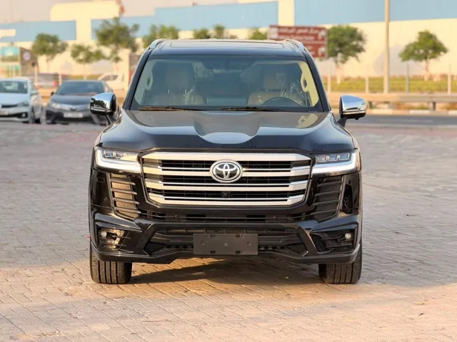 2022 Toyota Land Cruiser 300 GXR 4.0 V6, photo 5 of 10