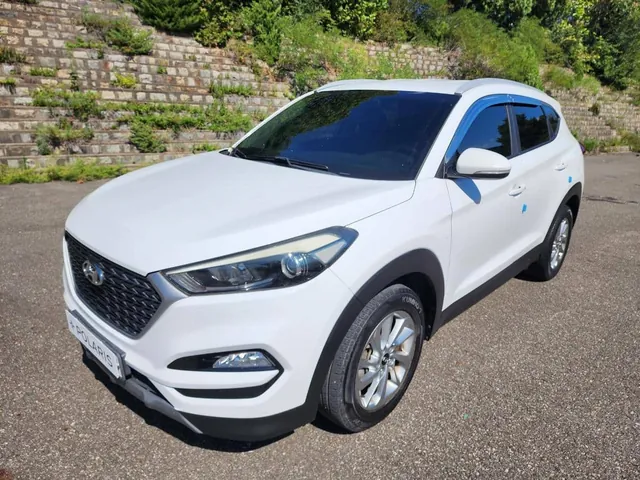 2017 Hyundai Tucson Standard, photo 1 of 8