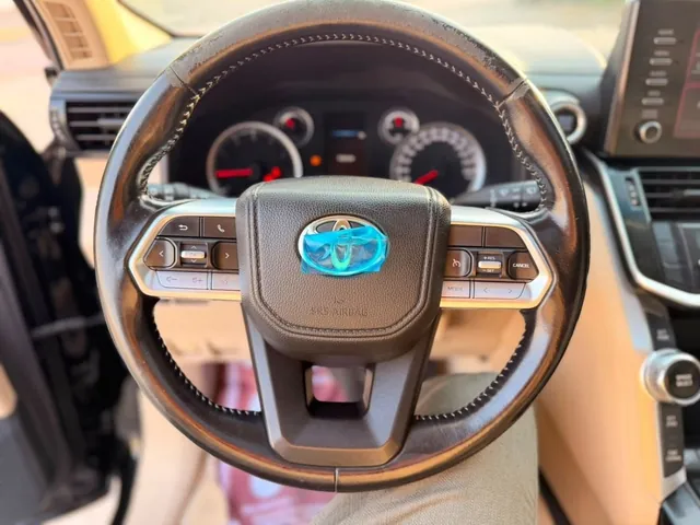 2022 Toyota Land Cruiser 300 GXR 4.0 V6, photo 10 of 10