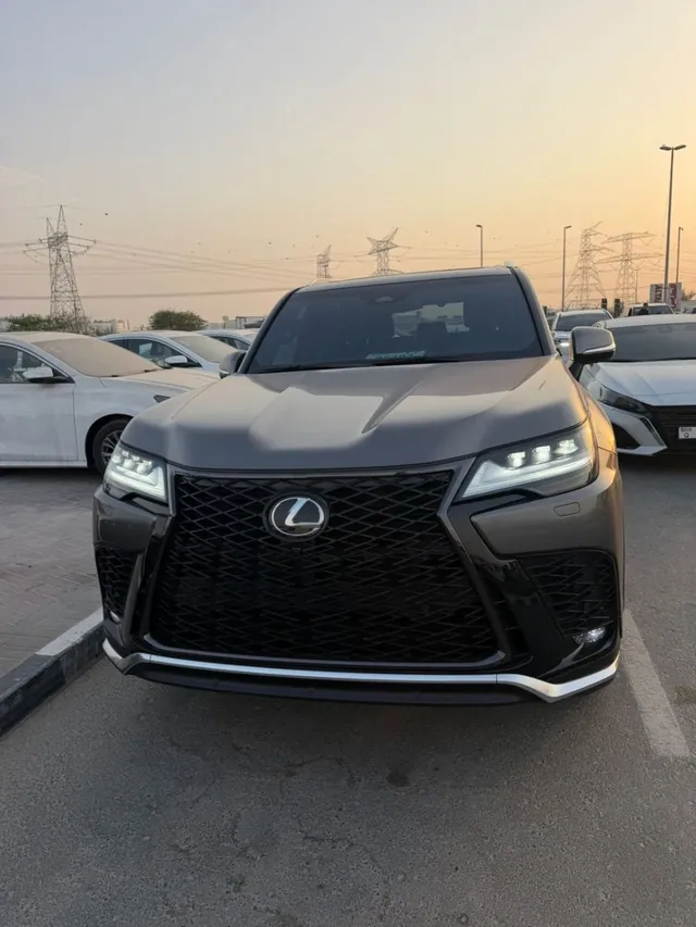 2025 Lexus LX 600 F Sport, photo 2 of 10