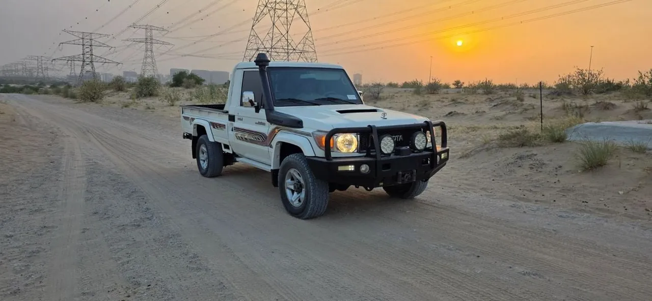 2017 Toyota Land Cruiser 79 Pickup, photo 1 of 10 of this vehicle