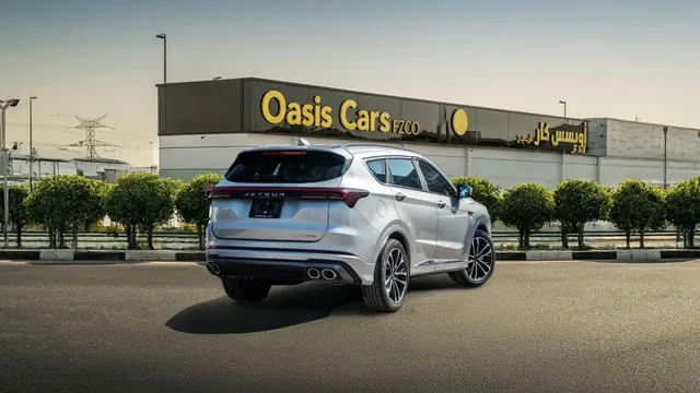 2025 Jetour X70 Plus Luxury 1.6T, photo 2 of 10
