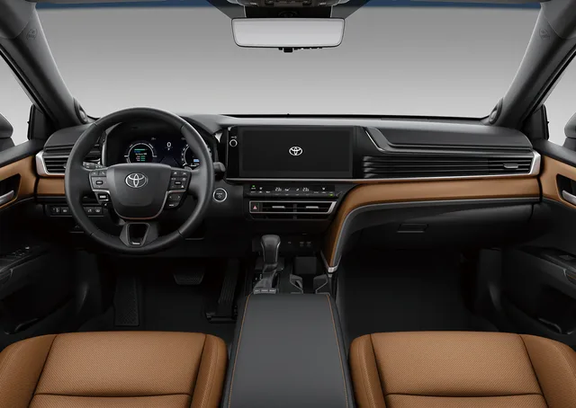 2026 Toyota Camry GLE, photo 4 of 6