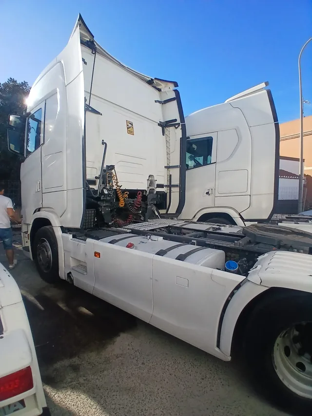2021 Scania tractor unit, side view