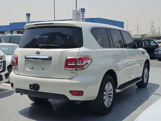 2017 Nissan Patrol SE T2 4.0 V6, photo 6 of 8