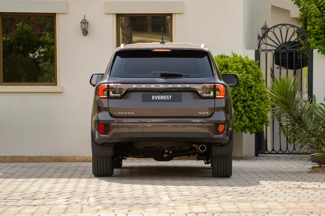 2026 Ford Everest Titanium, photo 3 of 6