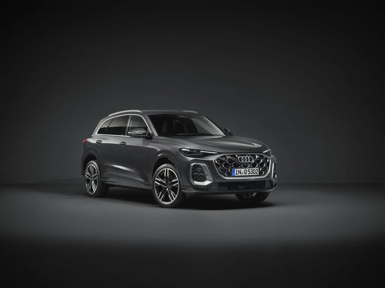 2025 Audi Q5, photo 1 of 8