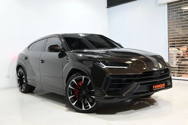 2023 Lamborghini Urus S, photo 1 of 8