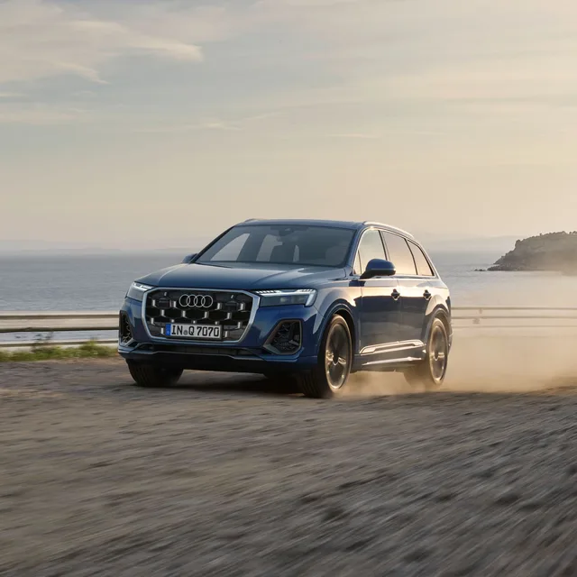 2026 Audi Q7 S line 45 TFSI quattro tiptronic, photo 4 of 8