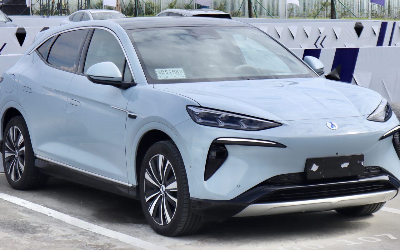 BYD Denza N7