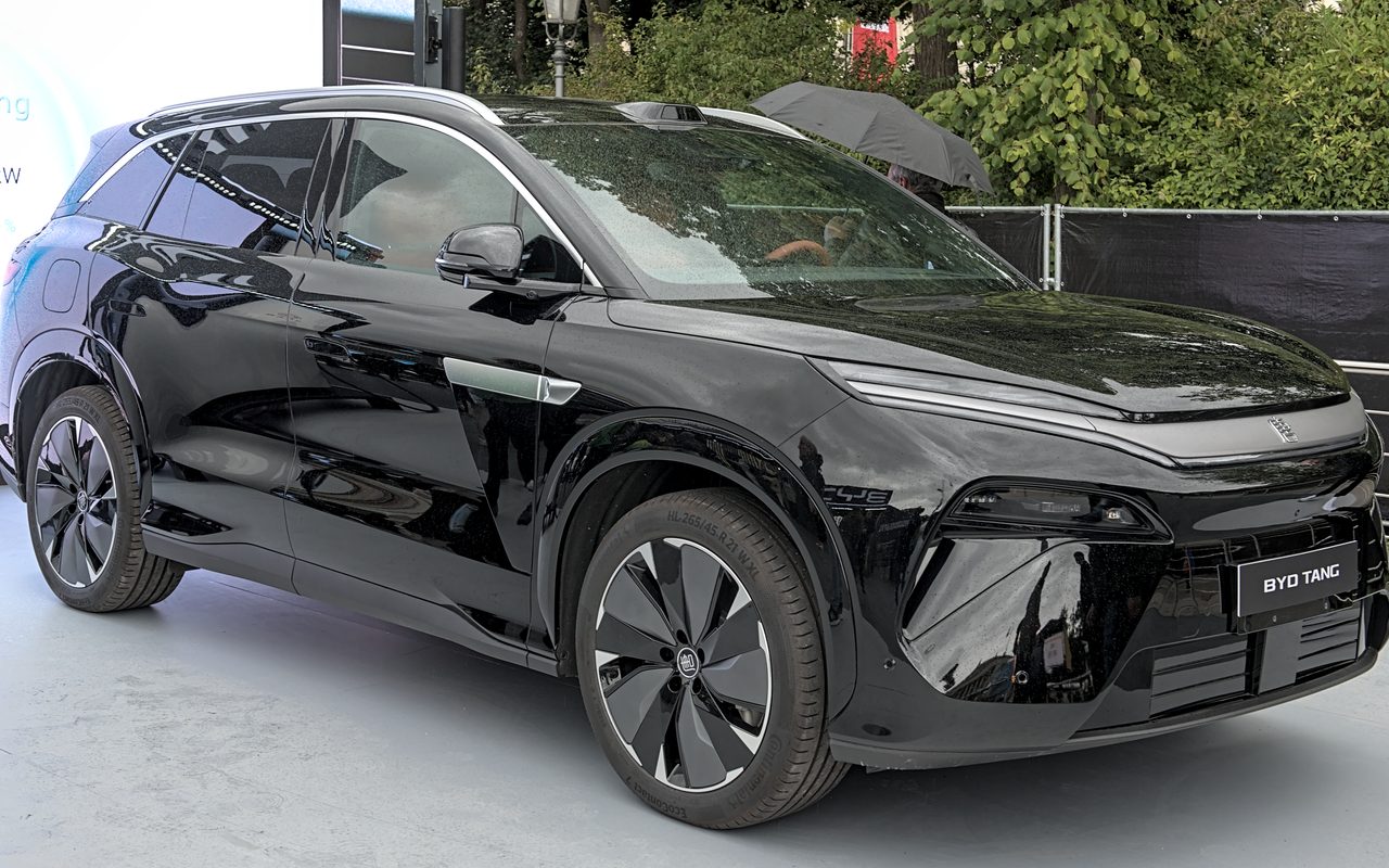 BYD Tang L
