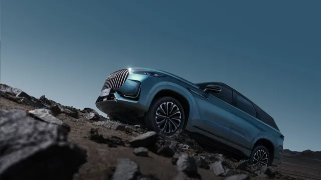 2026 Jaecoo J8 Flagship AWD, front view