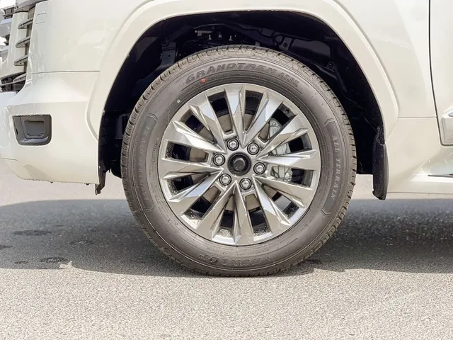 2026 Toyota Land Cruiser 300 EXR 4.0 V6 petrol, detail