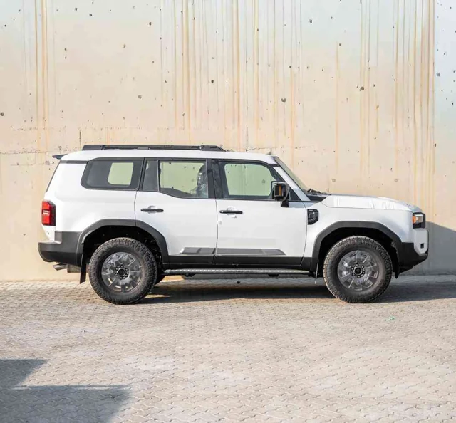 2026 Toyota Land Cruiser Prado Adventure 2.8 diesel, side view