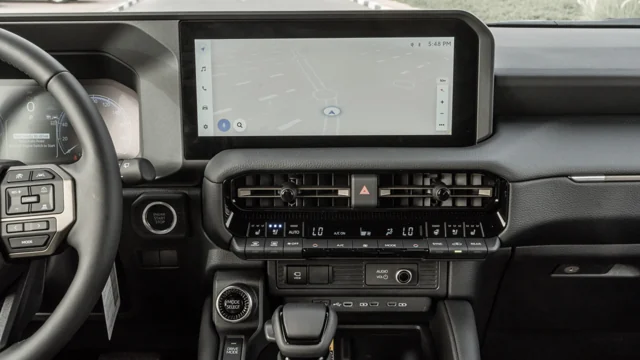 2026 Toyota Land Cruiser Prado Adventure 2.8 diesel, dashboard