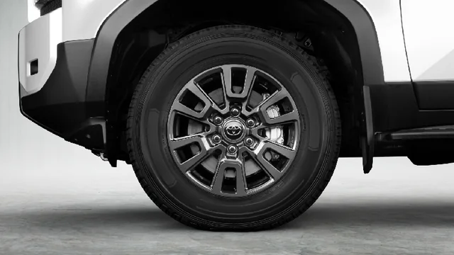 2026 Toyota Land Cruiser Prado TXR, photo 8 of 10