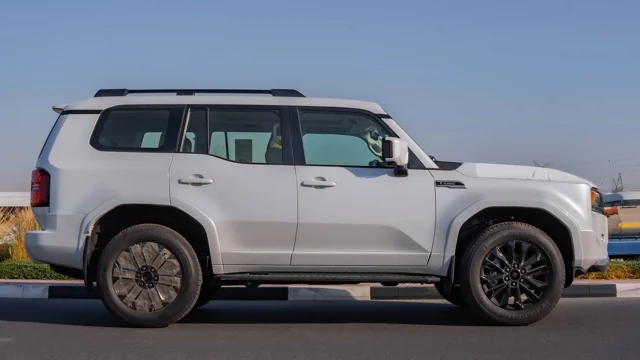 2026 Toyota Land Cruiser Prado VXR 2.8 diesel, side view