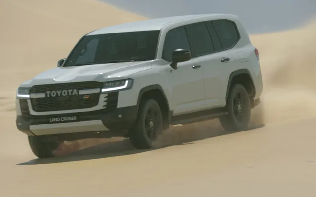 2026 Toyota Land Cruiser 300 GXR 3.5L V6 Twin Turbo, photo 3 of 6